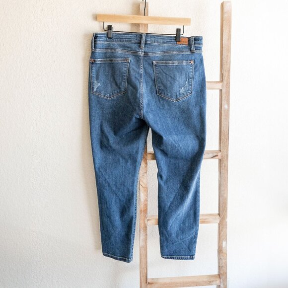 Judy Blue Women’s Size 15/32 Relaxed Fit Cropped Jeans Distressed Blue Denim - Picture 5 of 7